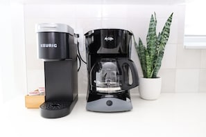 Kaffee und/oder Kaffeemaschine