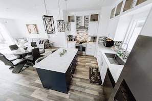 KITCHEN & DINING AREA