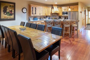 Dining Room Seating with Breakfast Bar