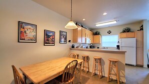 Dining Room with Breakfast Bar