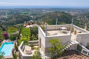 Autumn, Balcony / Terrace / Patio, Building Exterior, Garden, Outdoor, Pool, Scenic View, Spring, Summer