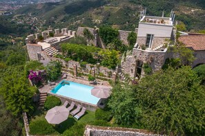 Autumn, Balcony / Terrace / Patio, Building Exterior, Garden, Outdoor, Pool, Scenic View, Spring, Summer