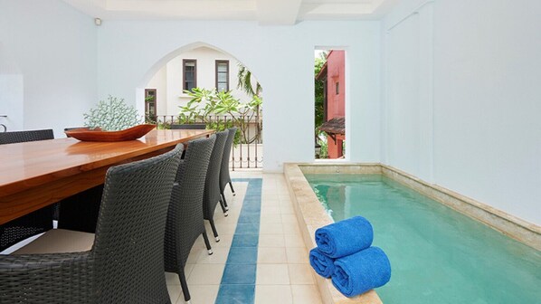 Swimming pool