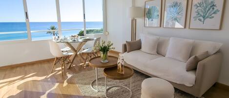 Flat in Altea close to the beach and sea views.