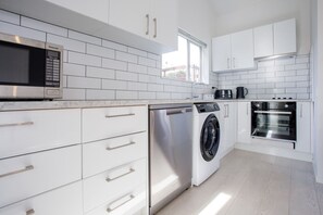 Kitchen/Washing machine