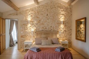 1st-floor Bedroom 5