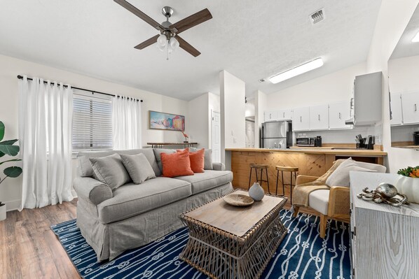 Comfy living room with pull out couch - The Pointbreak A - Panama City Beach, FL