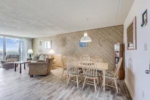 ,Dining Area,