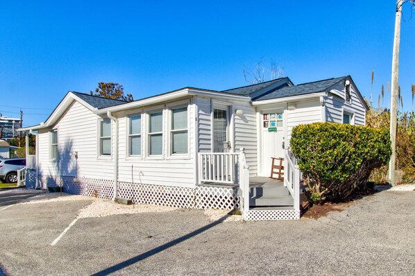 Seaside Cottage A-Front Porch