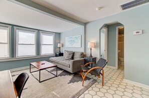 Seaside Cottage A-Main Living Area