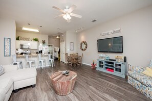 Spacious living, dining and kitchen area