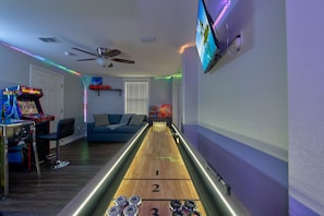 Shuffle board, 10+ arcade games and Star Wars pinball!