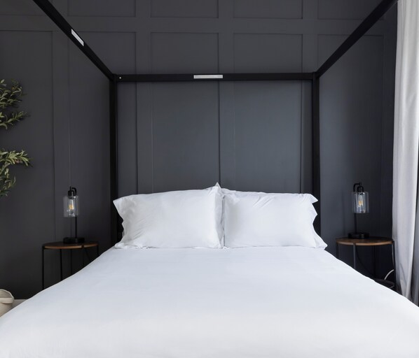 Queen Bed