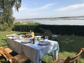 Lunch looking northwest up the river towards Snape