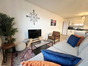 Lounge area includes 40in TV with Netflix
