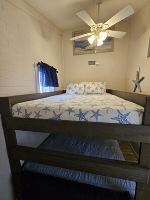 queen over queen bunk room