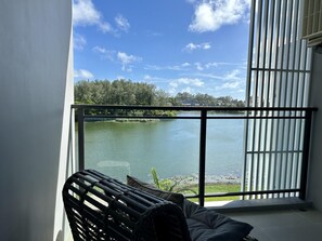 2 bedroom Condo at Cassia Laguna (119)