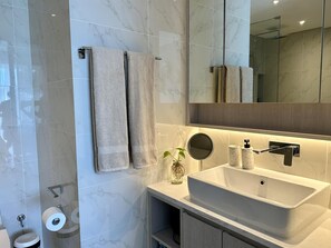 2 bedroom Condo at Cassia Laguna (117)