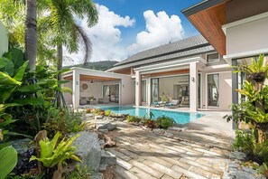 3 bedroom luxury pool villa in Cherng Talay (132)