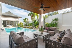 3 bedroom luxury pool villa in Cherng Talay (135)