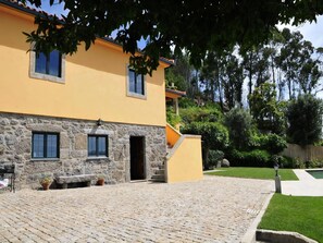 Esterni