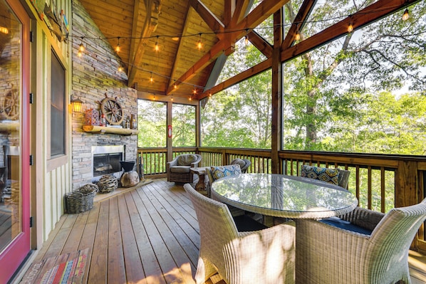 Tuckasegee Vacation Rental | 3BR | 2BA | Steps to Enter | 1,556 Sq Ft