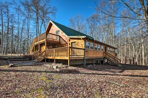 Back of Cabin showing the wrap around deck.