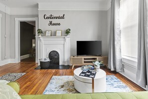 Living Room (2)
