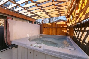 Private Hot Tub | Backyard Oasis