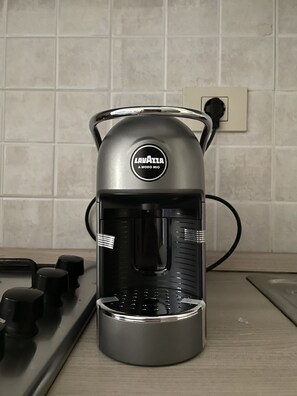 Kaffee und/oder Kaffeemaschine