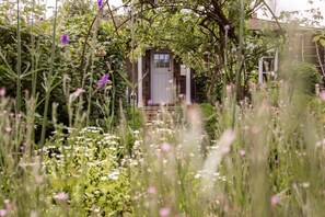 Welcome to Mafeking, a luxury family-friendly holiday cottage in Benenden, Kent