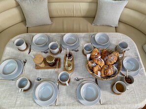 Breakfast meal