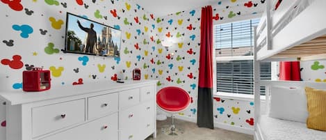 Our stylish 4 bedroom vacation home is the best place to enjoy your time at Disney!The kids bedroom with a bunkbed is beautifully decorated for your little ones.There is one bedroom downstairs, and the other three are upstairs.