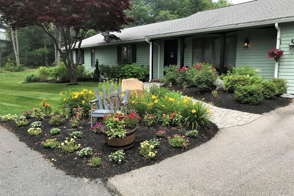 Coastal chic ranch home rental in Ogunquit