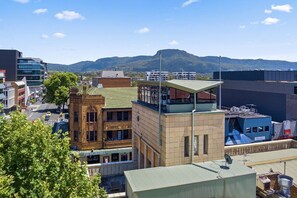 Wollongong-vacation-rental-2500-art-deco-Escarpment - View -Mount Kembla-U9