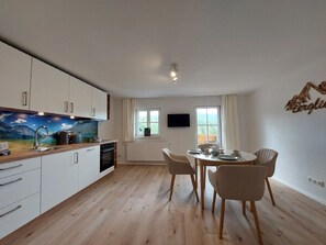 Ferienwohnung 4, 70qm mit Balkon-Küche