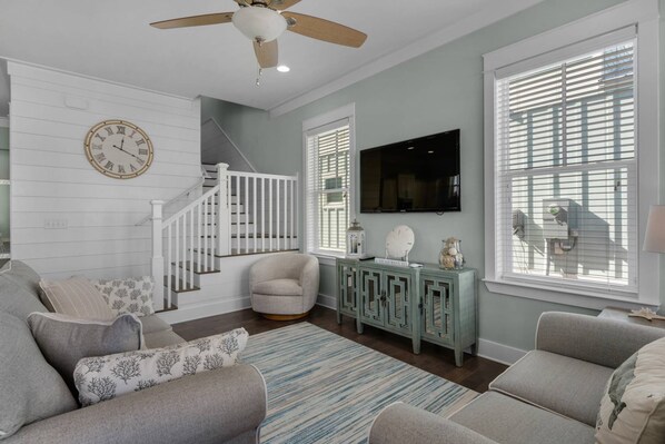 Cute Coastal Beach House only minutes from 30A's newest beach access!