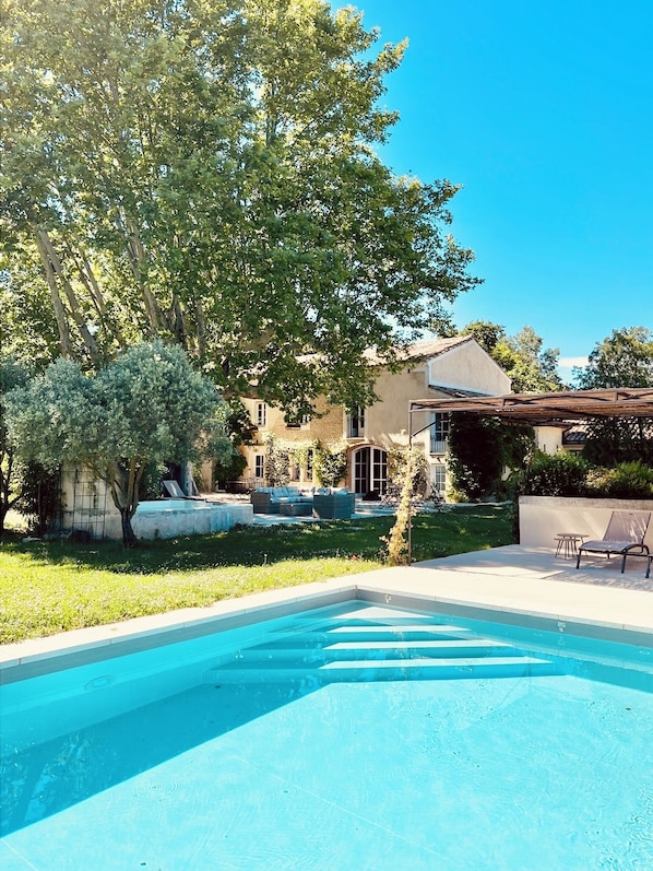Mas et piscine