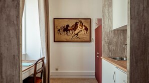 Some classic decoration, bright colors and attention to detail that compose this amazing apartment #decor #lisboa #pt #portugal