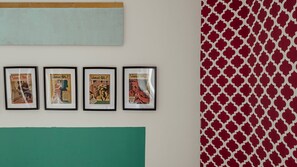 Some classic decoration, bright colors and attention to detail that compose this amazing apartment #decor #lisboa #pt #portugal