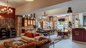 Located near the river and some important museums like the MAAT, this apartment has everything to make your stay a delight #bedroom #relax #lisbon #pt #portugal