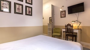 Located near the river and some important museums like the MAAT, this apartment has everything to make your stay a delight #bedroom #relax #lisbon #pt #portugal