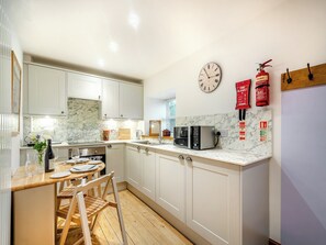 Open plan living space | The Holly Trees- The Holly Tree Cottage - The Holly Trees, Kilmun, near Dunoon