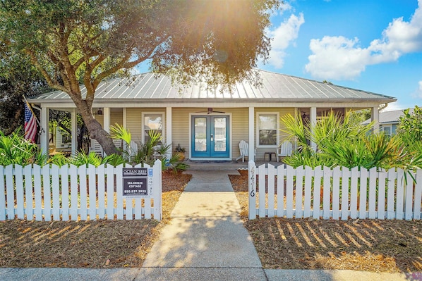 Sea Breeze Cottage Exterior