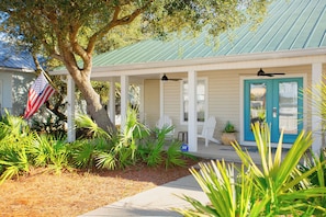 Sea Breeze Cottage Exterior Alt