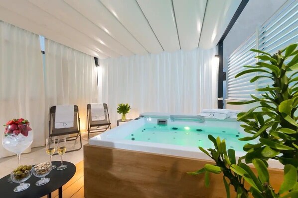 Bain à remous intérieur