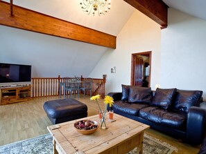 Living area | Ash lodge - Retallack, St Columb