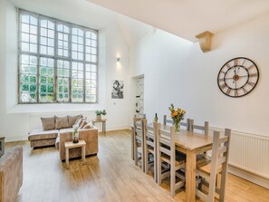 Open plan living space | Old School Retreat, Puddletown
