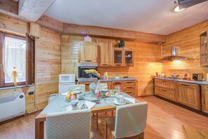 Kitchen and dining area