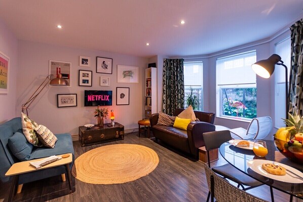 Living Room / Dining Room
